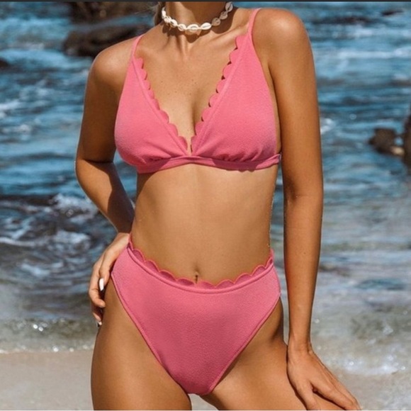 Cupshe Other - Cupshe Coral Scallop Trim High Waisted Bikini